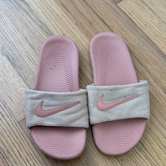 Nike Pink  Women's Slides - Picture 1 of 6